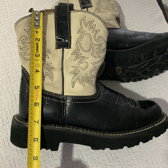 ARIAT Woman’s Embossed Fatbaby Western Boots - Picture 8 of 15